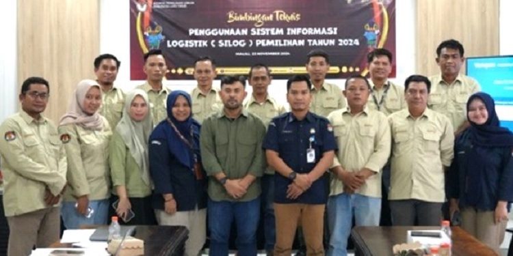 KPU Luwu Timur menggelar Bimtek Sistem Informasi Logistik (SILOG), Sabtu (23/11/2024), di Kantor KPU Luwu Timur.