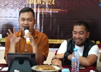 KPU Luwu Timur menggelar Rapat Kerja Persiapan Pembersihan APK untuk Pilgub Sulsel dan Pilbup Luwu Timur, di Warkop 533 Malili, Jumat (22/11/2024).