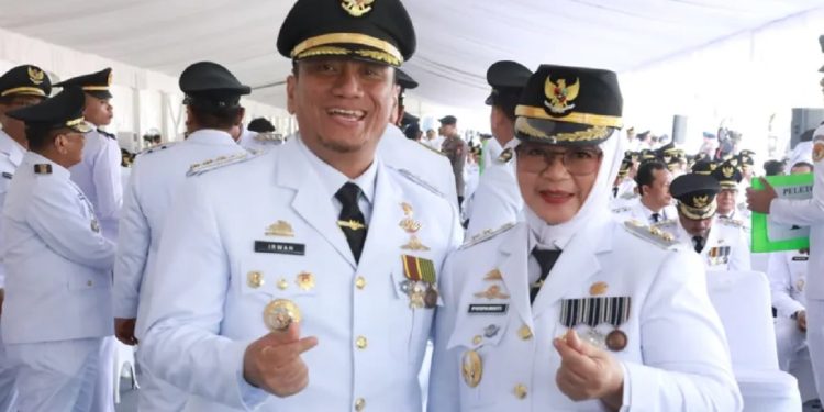 Bupati dan Wakil Bupati Luwu Timur, Irwan Bachri Syam dan Puspawati Husler (Ibas-Puspa) gratiskan fasilitas publik. (Foto: Dinas Kominfo SP Lutim)