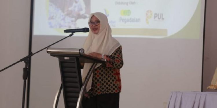 Wakil Bupati Luwu Timur, Puspawati Husler sosialisasi Lutim Sidarling di Aula Kantor Dinas Pendidikan Luwu Timur, Kamis 24 April 2025. (Foto: dinas kominfo sp lutim)