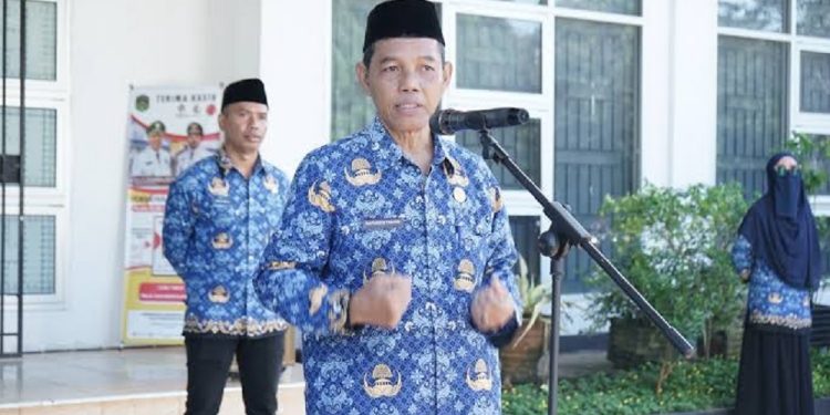 Plt Kepala Badan Kepegawaian dan Pengembangan Sumber Daya Manusia (BKPSDM) Luwu Timur, Rapiuddin Thahir. (Foto: dok.Dinas Kominfo SP Lutim)