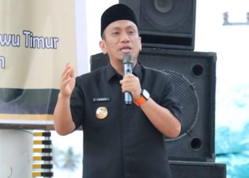 Bupati Lutim, Irwan Bachri Syam.