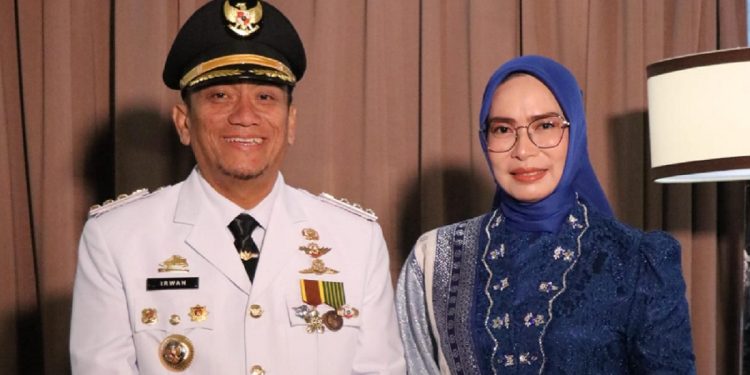 Bupati Luwu Timur, Irwan Bachri Syam, dan Ketua TP PKK Lutim, Ani Nurbani. (Foto: Kominfo SP Lutim)