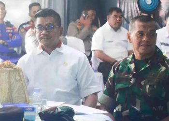 Anggota DPRD Luwu Timur, Firman Udding (kiri), bersama unsur Forkopimda menghadiri peluncuran aplikasi EWS dan simulasi tanggap banjir yang digelar PT Vale di Lapangan Merdeka Malili, Rabu 18 Juni 2025.
