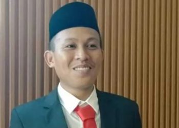 Anggota DPRD Luwu Timur, Erick Estrada memprotes kebijakan PT Trakindo Utama yang menghapus tunjangan karyawan baru.