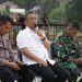 Bupati Luwu Timur, Irwan Bachri Syam memberikan pengarahan kepada panitia dan kepala OPD dalam rangka persiapan hari jadi HUT ke-22 Luwu Timur, di Lapangan Pendidikan, Jumat 16 Mei 2025. (Foto: Kominfo SP Lutim)