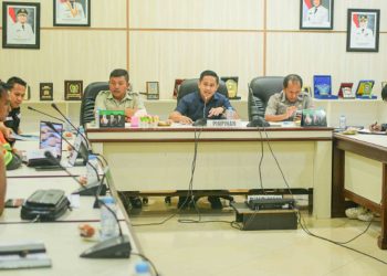 RDP Komisi III DPR Luwu Timur dengan PT Hualy Nikel Indonesia (HNI), Dinas PUPR, dan Dinas Tenaga Kerja Lutim, Selasa 17 Juni 2025. (Foto: Cullank-Art)
