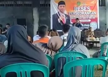 Anggota DPRD Luwu Timur, Aprianto saat reses di Tomoni, Selasa 12 Agustus 2025.