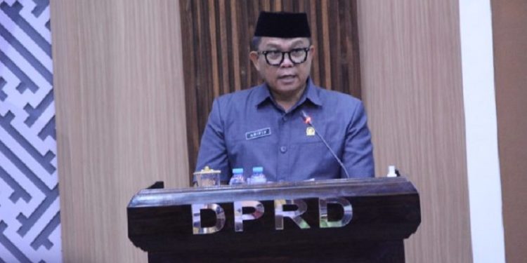 Ketua Fraksi Partai Golkar DPRD Luwu Timur, Aripin.