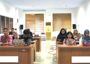 Sejumlah pegawai dan staf Dinas Kominfo SP Lutim mengikuti Bimtek Kehumasan, Kamis 3 Juli 2025. (Foto: Warta Lutim)