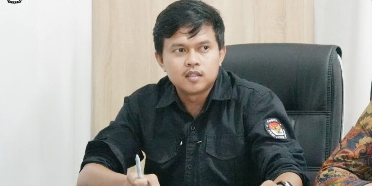 Komisioner KPU Luwu Timur, Hamdan. (Foto: FB KPU Luwu Timur)