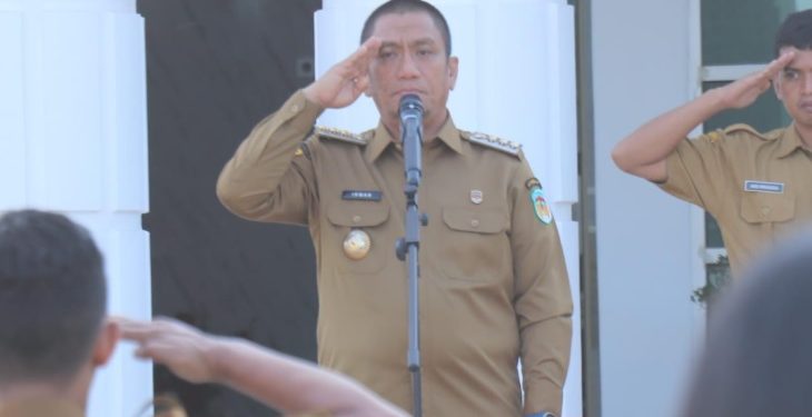 Bupati Luwu Timur, Irwan Bachri Syam menerbitkan surat edaran tentang kewajiban pemutaran lagu Indonesia Raya, setiap pukul 10.00 WITA. (Foto: Warta Lutim)