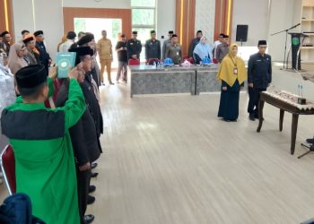 Bupati Luwu Timur, Irwan Bachri Syam melantik 76 pejabat eselon III dan IV di Aula Sasana Praja, Senin, 7 Juli 2025. (Foto: jaeja.id)