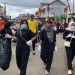 Aksi bebersih kampung atau Mompokolena Inia dengan tema 'One Move for Sorowako, One Future for Us', di Desa Sorowako, Minggu 10 Agustus 2025. (Foto: Warta Lutim)