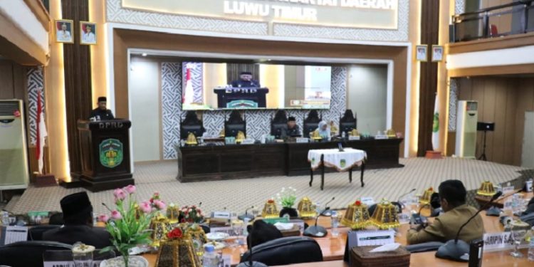 Rapat paripurna persetujuan Rancangan KUA dan PPAS untuk Tahun Anggaran 2026, Rabu 6 Agusutus 2025. (Foto: Warta Lutim)