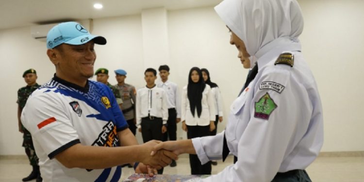 Bupati Luwu Timur, Irwan Bachri Syam saat membuka pendidikan dan pelatihan Paskibraka tingkat Kab Lutim tahun 2025, di Aula Awana Wisma Trans Puncak Indah, Malili, Sabtu (02/08/2025). (Foto: Warta Lutim)