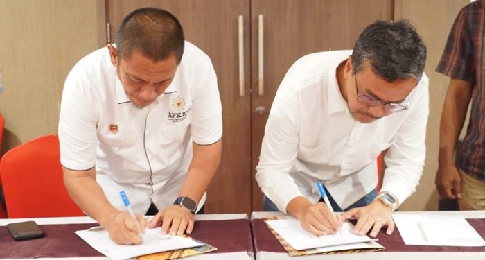 Bupati Irwan dan Kepala BBPJN Teken M0U Pelebaran Tiga Ruas jalan di Lutim