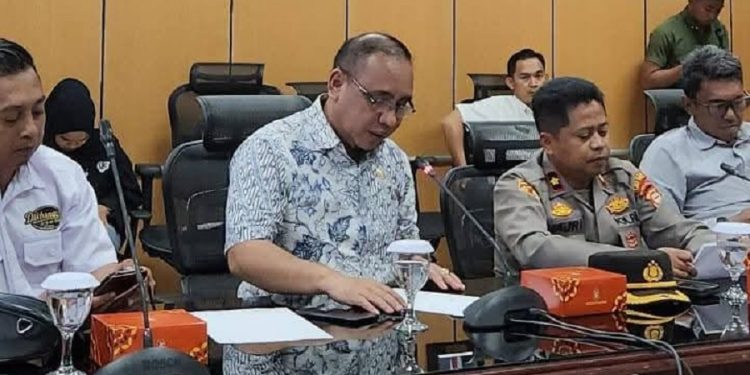 Komisi II DPRD Luwu Timur menemui Manajemen PT Pertamina Patra Niaga dan Depot Karang-karangan di Kecamatan Bua, Kabupaten Luwu, Rabu (24/9/2025). (Foto: FB Sarkawi Hamid)