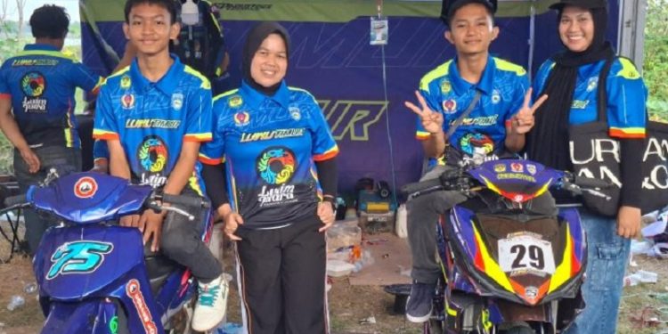 Dua pembalap Luwu Timur, Zaki dan Farel, bakal tampil di Porprov Sulsel 2026 usai tampil apik pada babak kualifikasi di Sirkuit Atakkae, Wajo. (Foto: IST)