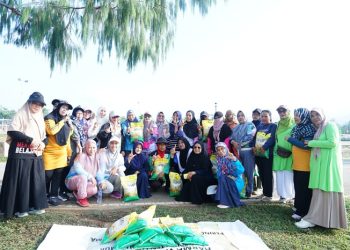 Pemkab Lutim Gelar SSJ, Aisyiyah Salurkan Sembako ke Petugas Kebersihan