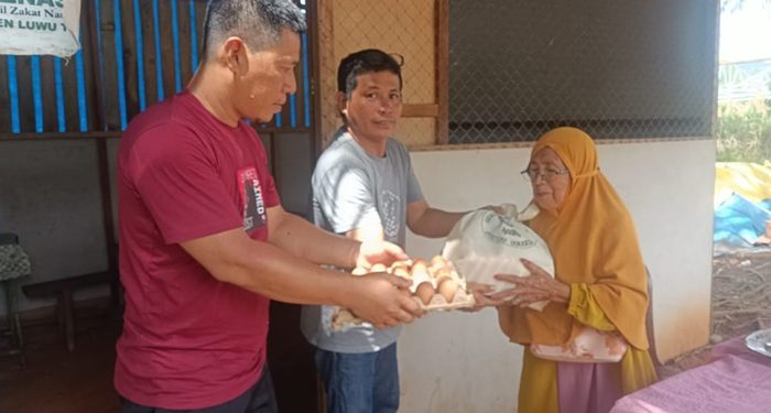 Gerakan Lutim Jumat Sedekah Kembali Salurkan Bantuan Sembako ke Warga Kurang Mampu