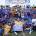 Bupati Luwu Timur, Irwan Bachri Syam foto bersama skuad Benteng Utama, juara turnamen Karang Taruna Cup III Burau, Senin 13 Oktober 2025. (Foto: Warta Lutim)