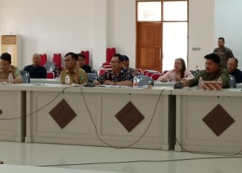 Suasana RDP Komisi II DPRD Luwu Timur dengan Dinas Pertanian dan kelompok tani bahas pengembalian usulan penerima sarpras, Senin (6/10/2025). Foto: Jaeja.id