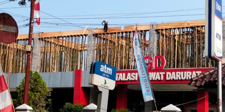 Renovasi bangunan RSUD I Lagaligo.