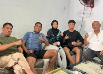 Atlet taekwondo Luwu Timur, Hanif Ashabul Kahfi dan Afira Istikhori (kedua dan ketiga dari kanan) akan mewakili Sulsel di PON Beladiri 2025. Foto: IST