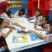 Siswa SDN 172 Tomoni mengikuti sesi membaca bersama di Perpustakaan Daerah Luwu Timur dengan penuh antusias, 01 Oktober 2025. Foto: Warta Lutim