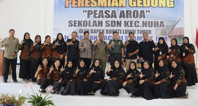 Bupati Irwan Resmikan Gedung Peasa Aroa untuk Tiga Sekolah di Nuha