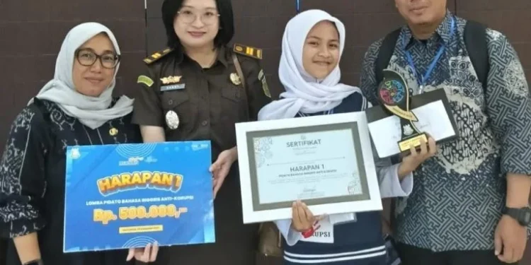 Didukung Pembinaan Sekolah, Siswi SMPN 3 Angkona Raih Prestasi di Ajang Anti Korupsi Sulsel