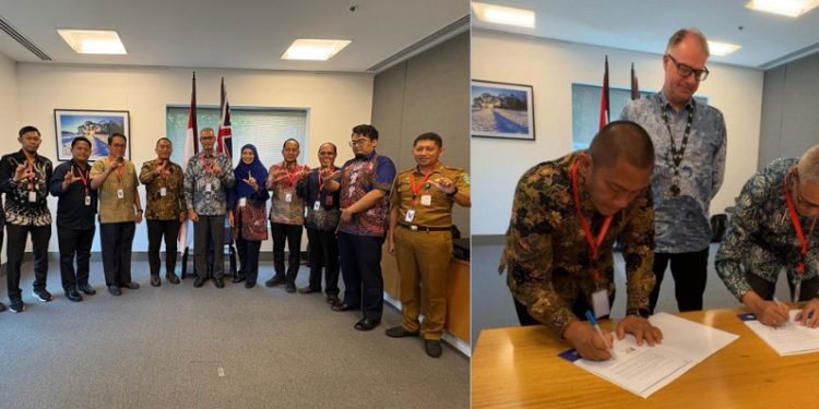 Pemkab Lutim dan Briton English Education menandatangani MoU pengembangan Sekolah Berbahasa Inggris dan BLK Internasional, Selasa (4/11/2025). Foto: Warta Lutim
