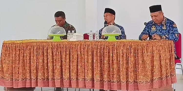 Rakor pemerintah Kecamatan Burau di Aula Kantor Camat, Senin, 17 November 2025. FOTO: IST