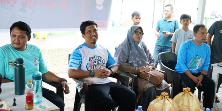 Anggota DPRD Luwu Timur, Prima Eyza Purnama turut hadir dan memberikan dukungan pada turnamen catur antar pelajar SD di Camsite Sorowako, Sabtu (15/11/2025).