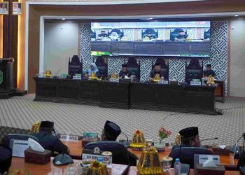 Rapat paripurna DPRD Luwu Timur membahas lima Ranperda prioritas termasuk APBD 2026, regulasi desa, dan penyertaan modal BUMD, Jumat (21/11).