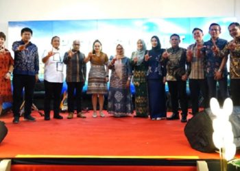 Tiga pimpinan DPRD Luwu Timur menghadiri acara pisah sambut Kajari Lutim, Minggu (9/11/2025).