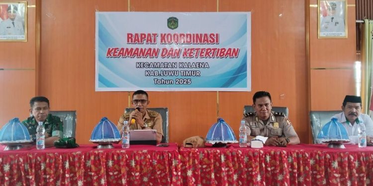 Rakor pengamanan Natal 2025 dan Tahun Baru 2026 di Kecamatan Kalaena, Senin (8/12/2025). Foto: IST