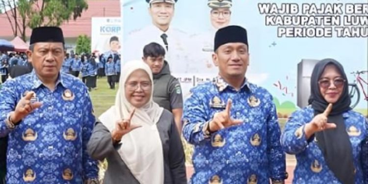 Wakil Ketua DPRD Luwu Timur, Harisa Suharjo menghadiri peringatan HUT KORPRI ke-54 di Lapangan Pendidikan Mailili, Senin (01/12/2025).