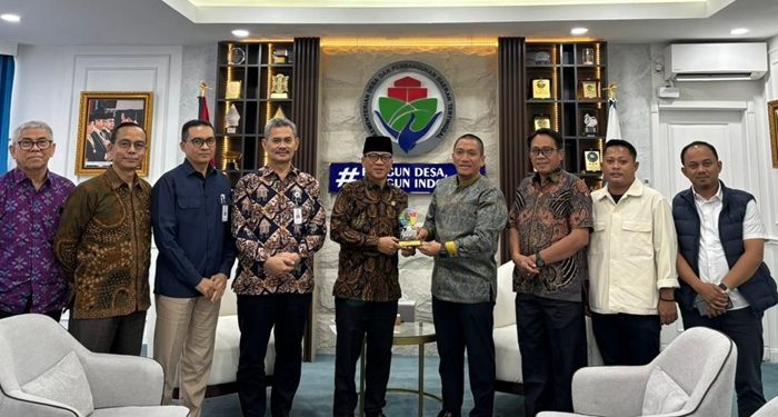 Bupati Luwu Timur Bahas Pembangunan Desa Bersama Menteri Desa