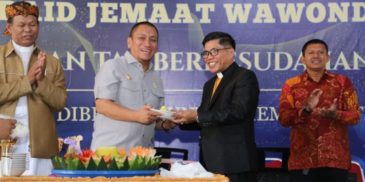 Bupati Luwu Timur hadiri HUT ke-50 Gereja Kibaid Wawondula, Sabtu (18/04/2026). Foto: Kominfo-SP