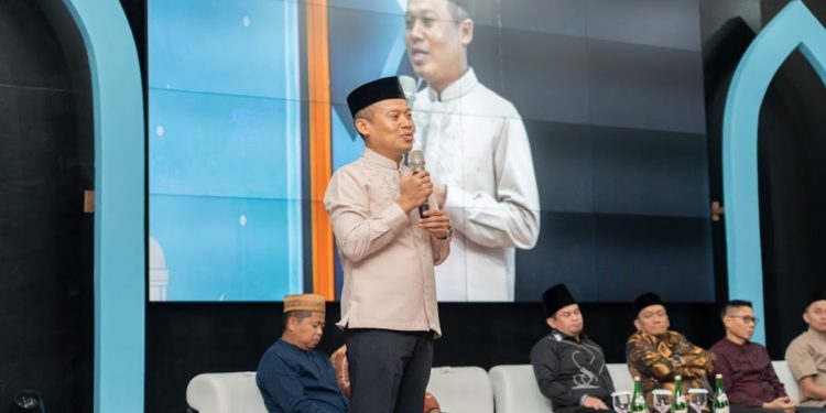 Direktur dan Chief Sustainability and Corporate Affairs Officer PT Vale Indonesia Tbk, Budiawansyah berbicara pada halalbihalal di Sorowako, Jumat (17/04/2026). Foto: Comm Vale