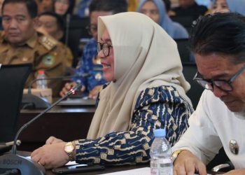 Wabup Luwu Timur, Puspawati Husler memaparkan penurunan angka kemiskinan di Lutim, ketika menghadiri Musrenbang Tematik Penanggulangan Kemiskinan di Kantor Gubernur Sulsel, Senin (20/04/2026). Foto: Kominfo-SP
