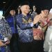 Bupati Irwan Bachri Syam memimpin devile kafilah Luwu Timur pada pembukaan MTQ ke-34 Sulsel 2026, di Maros, Minggu (12/04/2026). Foto: Kominfo-sp