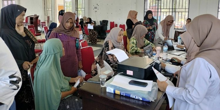 Pendampingan UMKM olahan dange yang digelar Dinas Koperindag Luwu Timur di Aula Kantor Camat Wotu, Rabu (01/04/2026). Foto: jaeja.id