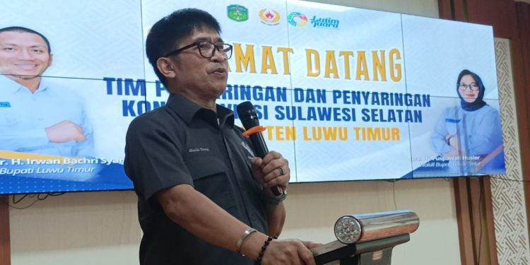 Ketua Harian KONI Sulsel, Chalid Suang saat menyampaikan sambutan dalam rangkaian visitasi calon tuan rumah Porprov ke-19 Sulsel 2030, di Aula Sasana Praja Kantor Bupati Lutim, Sabtu (30/05/2026). Foto: Jaeja.id
