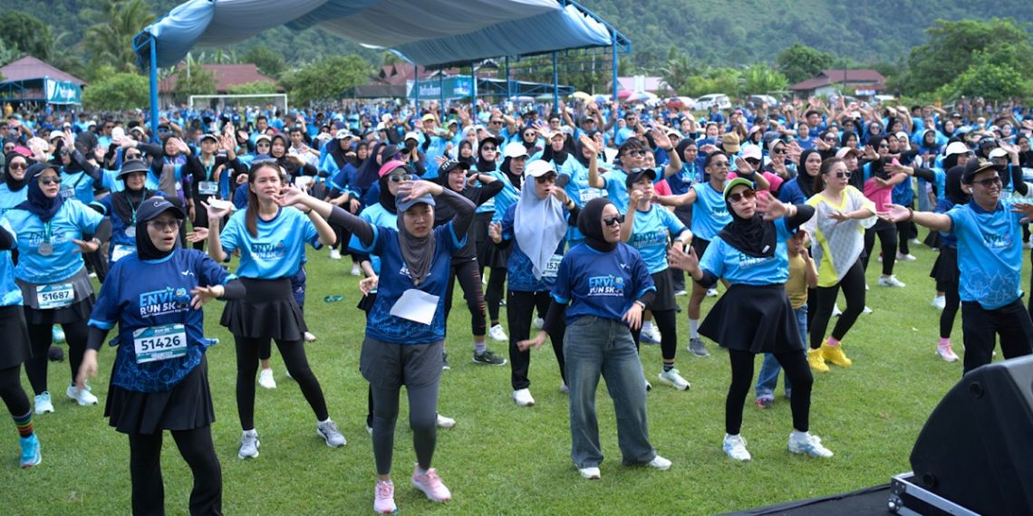 Peserta EnriRun 2026 juga ikut senam Bersama di Desa Kolono, Kecamatan Bungku Timur, Kabupaten Morowali, Minggu 7 Juni 2026. Foto: Comms Team Vale