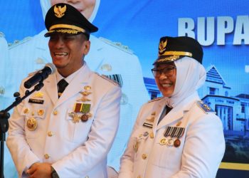 Bupati dan Wakil Bupati Luwu Timur, Irwan Bachri Syam - Puspawati Husler sukses mendongkrak IPM dalam setahun memimpin Bumi Batara Guru.