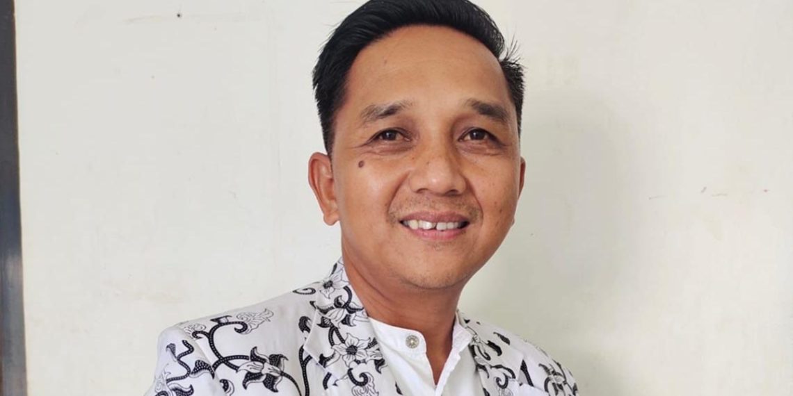 Sekretaris PGRI Luwu Timur, Irsan Sadir. Foto:IST