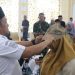 Bupati Luwu Timur, Irwan Bachri Syam melepas calon jamaah haji di Masjid Babul Khaer, Malili, Rabu (06/05/2026). Foto: kominfo-sp